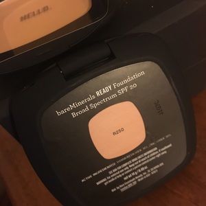 bareMinerals Ready Foundation R250 SPF 20